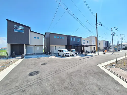 アローラタウン北野田4期（大阪府堺市美原区阿弥） 2025年7月撮影 車が通り抜けできない街区設計。防犯性と安全性が高い環境です。