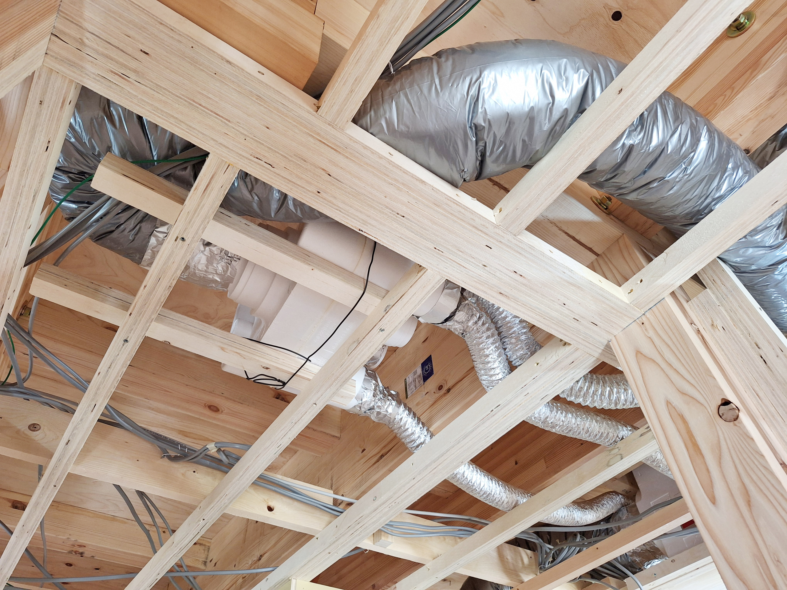 限定公開｜新モデルハウス建築動画（内装：換気システム・吹付断熱）