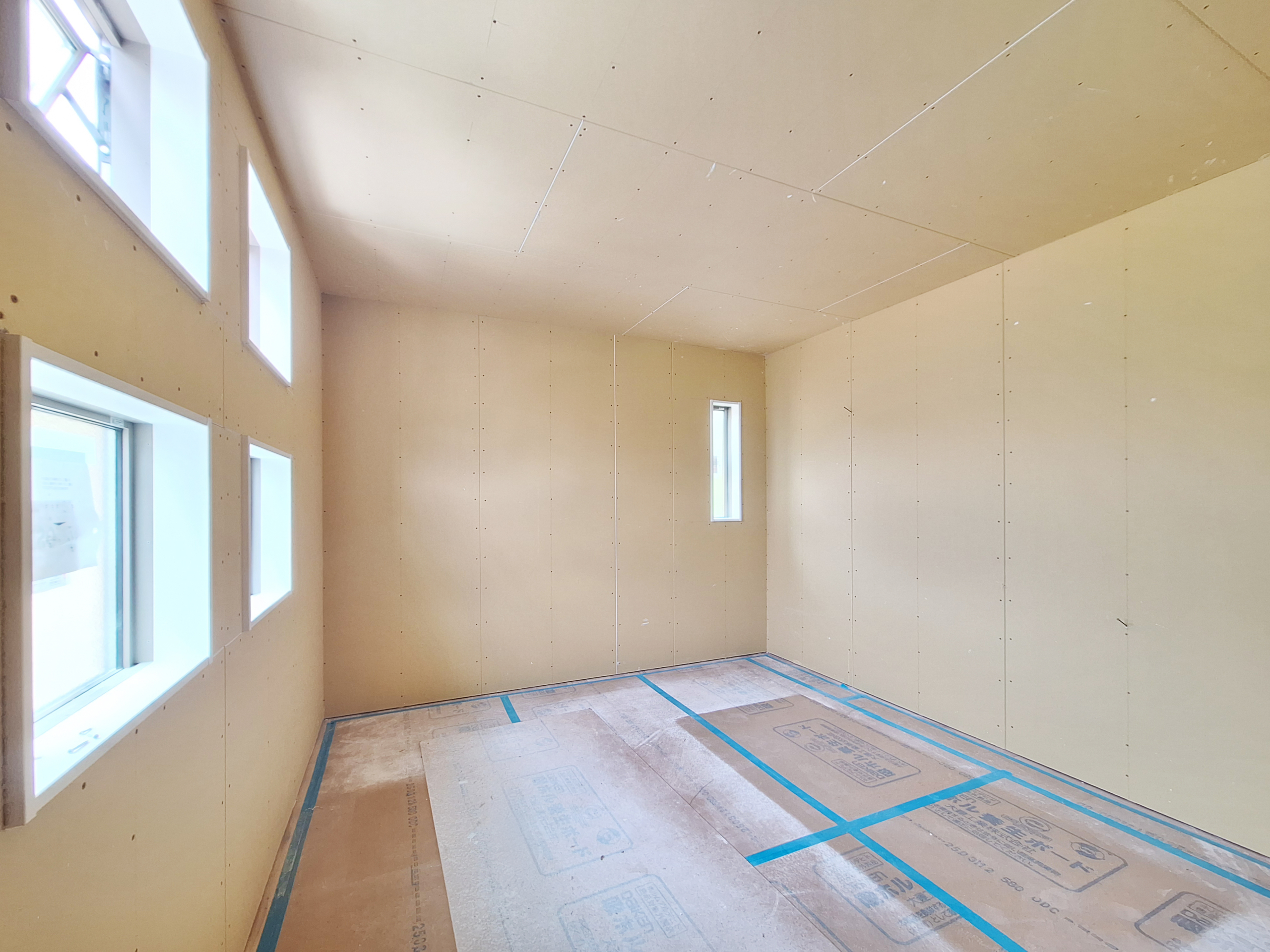 限定公開｜新モデルハウス建築動画（石膏ボード・外構）