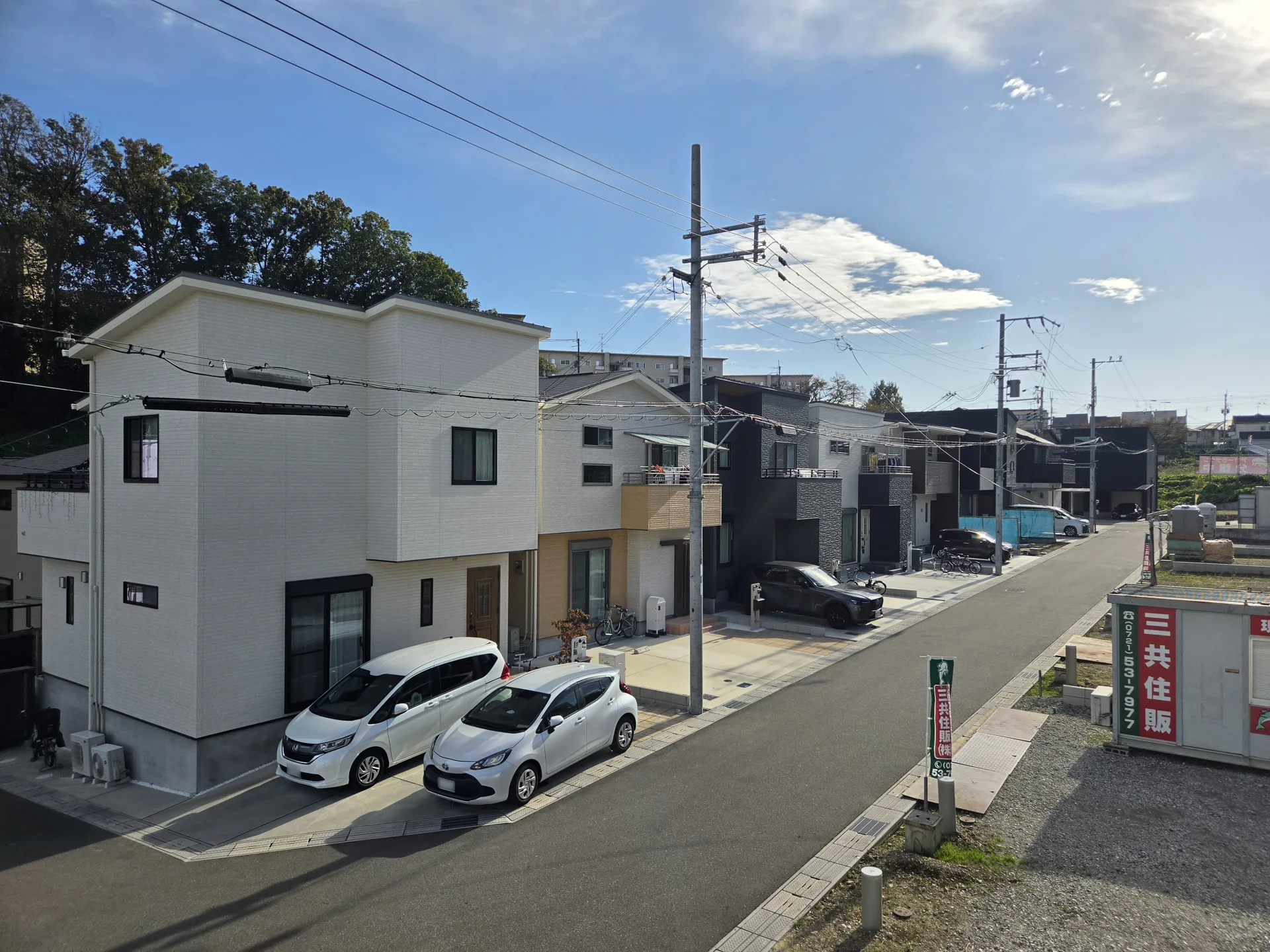 アローラタウン千代田台 モデルハウス販売中（大阪府河内長野市原町） 2026年10月撮影 モデルハウスのインナーバルコニーから見た分譲地