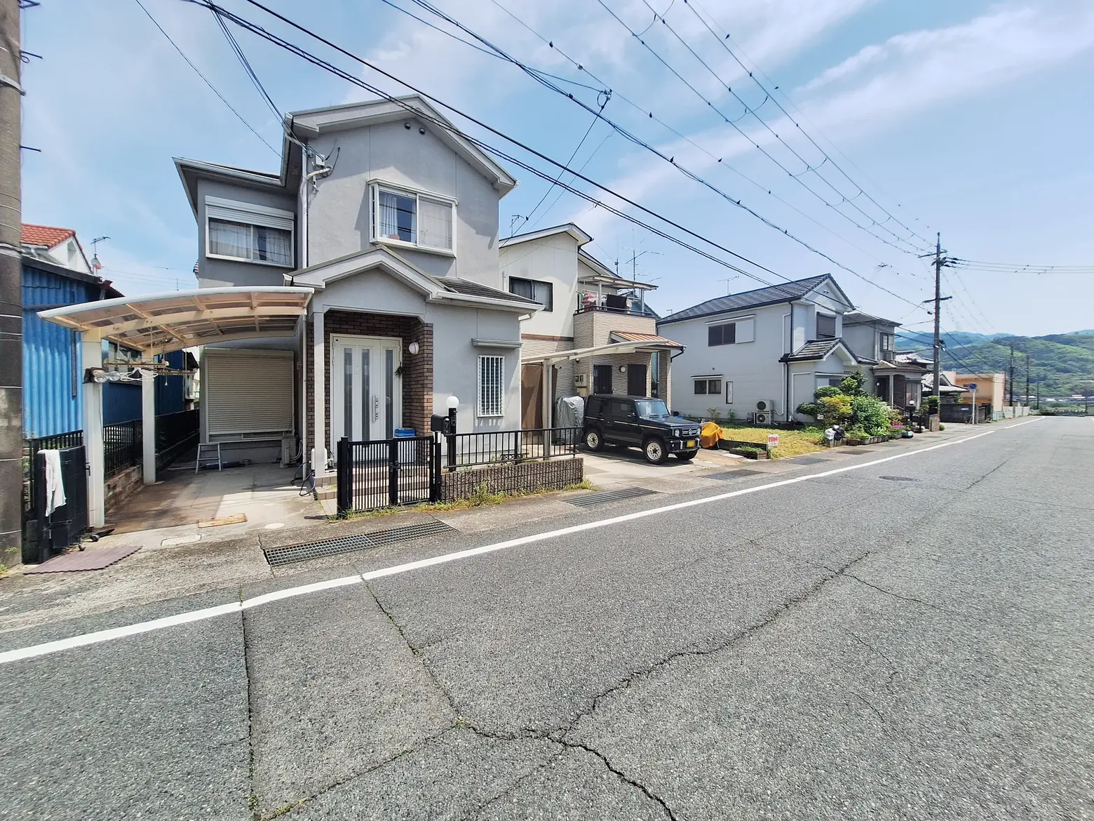 アローラタウン紀ノ川苑15期（和歌山県橋本市岸上） 2026年5月撮影 分譲地内の道路と住宅の街並み