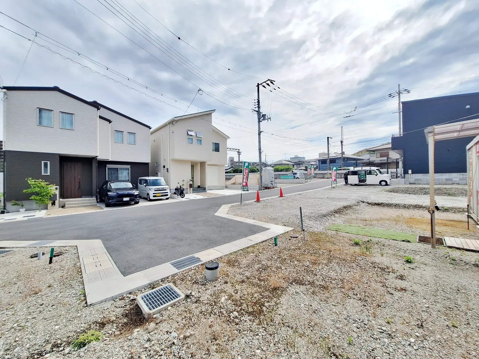 アローラタウン長野中央8期（大阪府河内長野市喜多町） 2026年5月撮影 敷地側から見た土地と道路